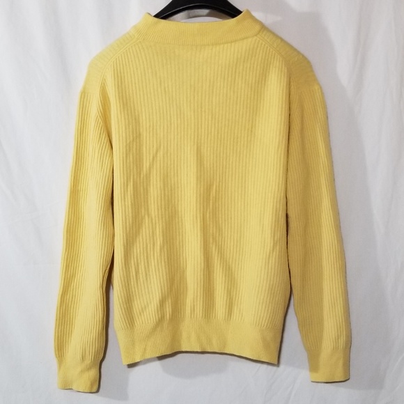 SOLD Vintage cashmere soft yellow sweater - Picture 2 of 6